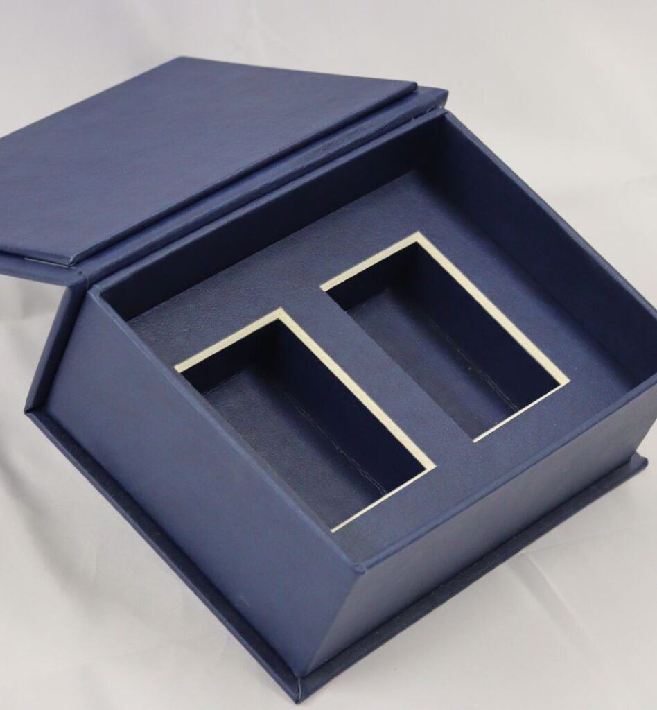 Espositori artigianali su misura per prodotti da minibar - Paper design