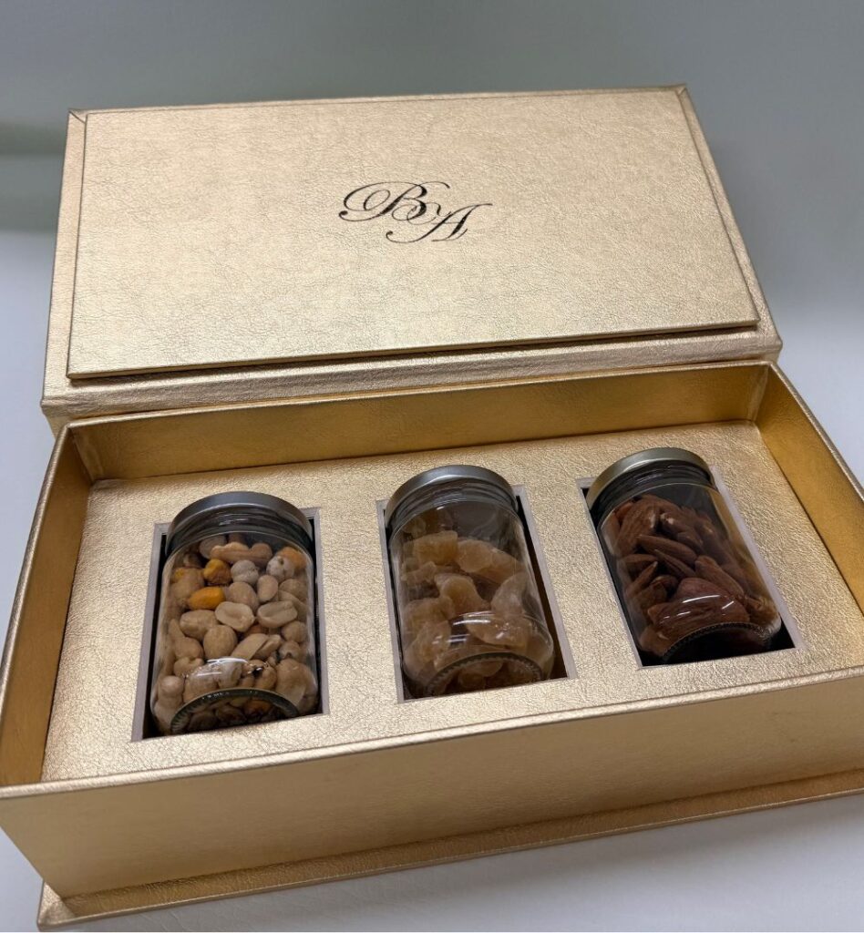 Espositori artigianali su misura per prodotti da minibar - Paper design
