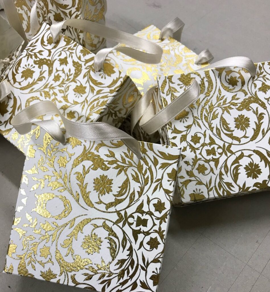 Packaging per matrimonio con nobilitazione oro - Paper design