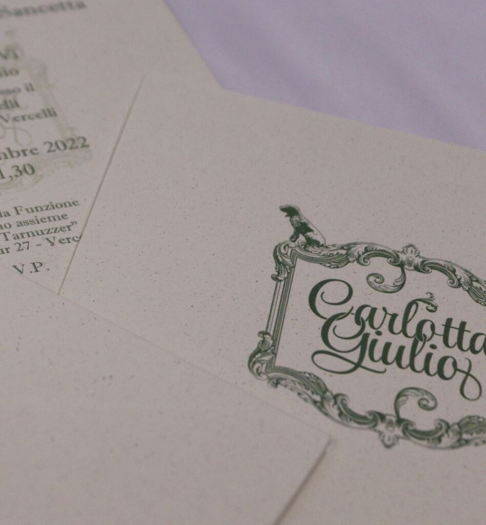 Partecipazioni artigianali con grafica personalizzata, carte speciali, carta cotone - Paper design